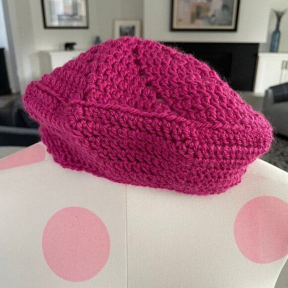 Hand Crafted Stylish Warm Crocheted Tam/Beret in Fuschia Pink Sz OS - Picture 1 of 5